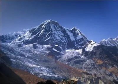 Quel mont de la chane de l'Himalaya, les candidats de la saison 2 voient -t-il ?