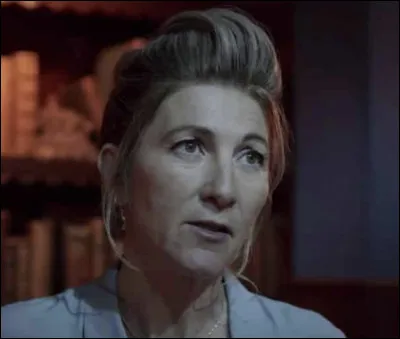 Qui est l’actrice de Farah Dowling ?