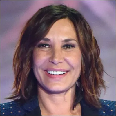 "Tant qu'on danse encore
Tant qu'on rêve encore
Que ça change un jour
Ça vaut la peine
Tant qu'on aime encore
Tant qu'on pleure encore
C'est qu'on croit toujours
Que ça vaut la peine"

Quelle est cette chanson ?