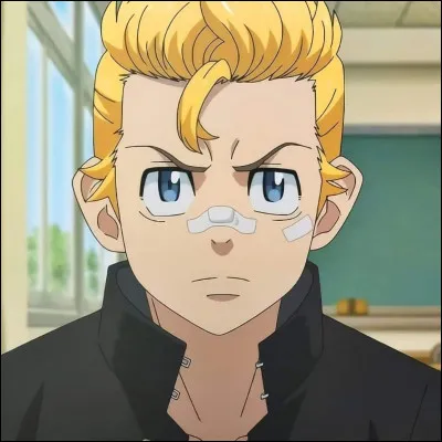 Quel est sa mission la première fois que Takemichi retourne dans le passé (2005) ?