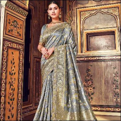 Comment s�appelle le v&ecirc;tement drap&eacute; traditionnel des femmes d�Asie du Sud ?