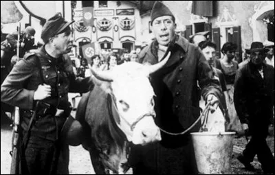 Comment traduire le proverbe : "Il pleut comme vache qui pisse" ?