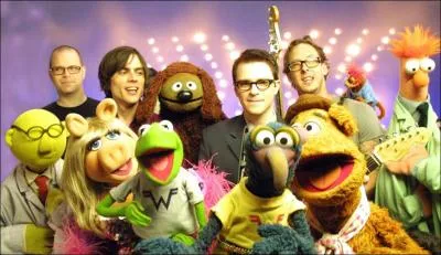 Dans un clip de quel groupe apparaissent les Muppets ?