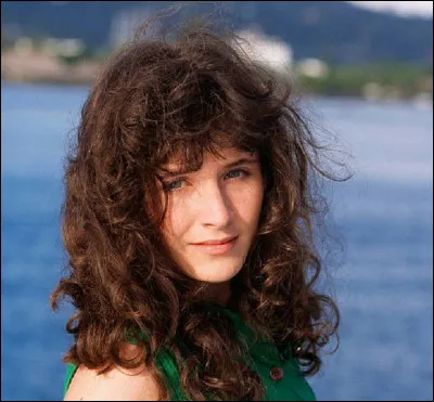 Qui est cette chanteuse dont le troisième album s'intitule ''Douce Violence'' ?