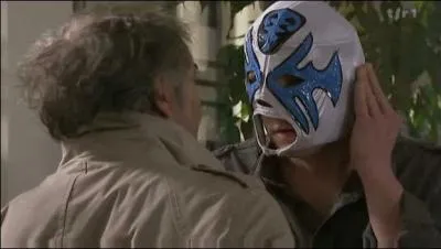 Qui a d se faire passer pour un braqueur ?