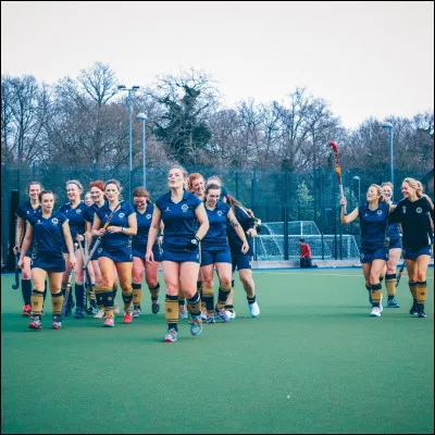 Quel ancien athlète anglais est le président de la Fédération Internationale d'Athlétisme ?