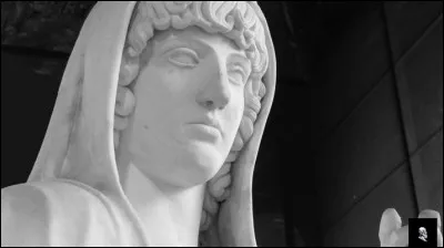 Comment s'appelle la déesse du foyer domestique, du ménage et de la famille dans la mythologie grecque ?