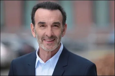 Qui est cet acteur qui joue le premier rôle dans le téléfilm de 1999 ''Au bénéfice du doute'' ?