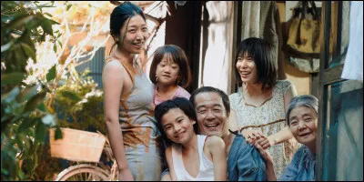 Quel est ce film japonais, réalisé par Hirokazu Kore-eda, qui a pour cadre une famille élargie qui vit pauvrement et vole ?