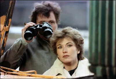 Quel est ce film dans lequel le commissaire Novak (Victor Lanoux) surveille un important réseau de trafiquants de drogue et soupçonne le député-maire de la ville d'y être impliqué ?