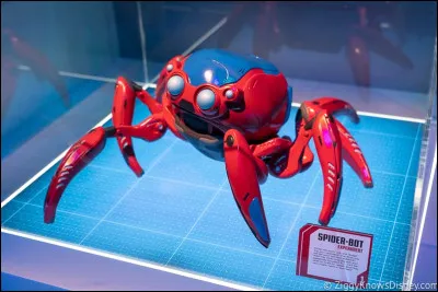 Il vous pr&eacute;sente sa derni&egrave;re invention la Spider Bot, qu'en pensez-vous ?