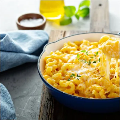Ensuite, ton père dit "Bon, nous allons manger à la maison, il est trop tard, je vais préparer des pâtes !". Que fais-tu ?
