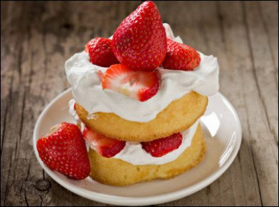 Gaston Lenôtre a créé un dessert dans les années 60, dans lequel on retrouve certains éléments du fraisier. Comment se nomme ce dessert ?