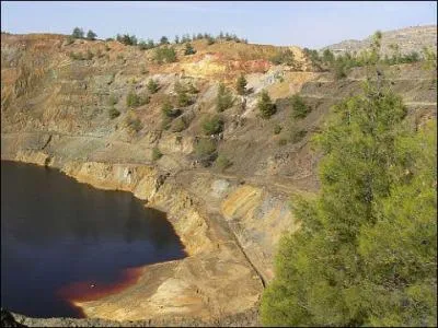 Autour de Nicosie, on trouve beaucoup de mines de cuivre. Pour obtenir du bronze, quel mtal mlangez-vous au cuivre ?