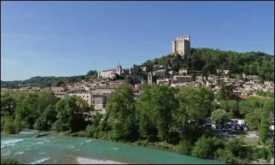 Quelle lettre faut-il changer au nom d'un grand port breton pour obtenir cette petite ville de la Dr&ocirc;me ?