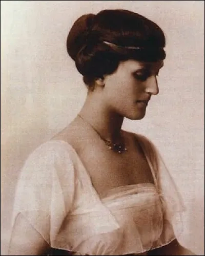 Pourquoi Aspasía Mános n'a-t-elle pas été titrée reine des Hellènes ?