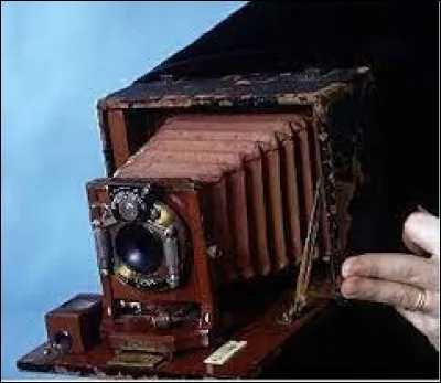 Quel était le temps moyen pour prendre une photo avec le premier appareil photo ?