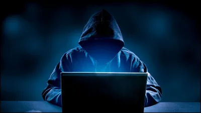 Société : Quel est cet anglicisme qui désigne un pirate informatique ?