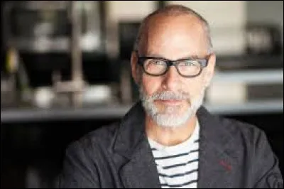 Comment appelle-t-on une personne de 50 ans ?