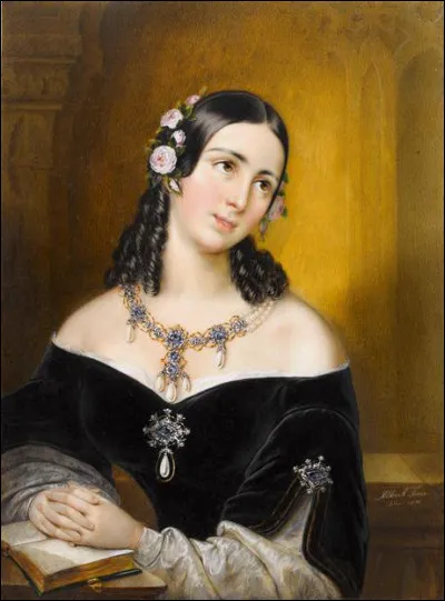 Par qui Hermine Marie Amélie de Habsbourg-Lorraine est-elle élevée ?