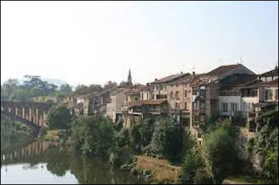 La ville de Villeneuve-sur-Lot se situe dans le Lot.