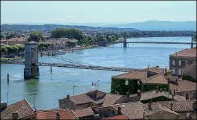 La ville de Tournon-sur-Rhône se trouve dans le Rhône.