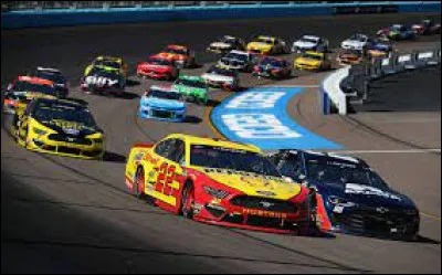 Sport : comment appelle-t-on ces compétitions de voitures ?