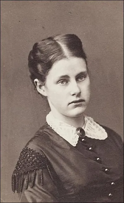 A quel âge décède Mathilde de Teschen ?