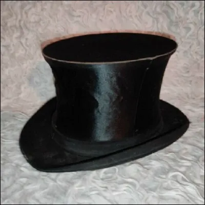 Sous quel autre non connait-on le chapeau claque ?