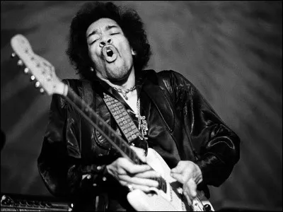 Qui est ce Jimi un des plus grands musiciens du XX ème siècle, joueur de guitare innovant, déconcertant et talentueux ?