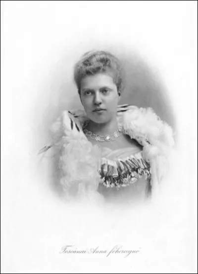 Vrai ou faux ? Anne de Habsbourg-Toscane est une dame noble de l'ordre de la Croix étoilée, Italie.