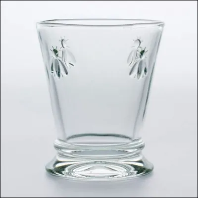 Si tu devais contenir un liquide à la sortie de la kermesse d'une école primaire, tu serais empli :