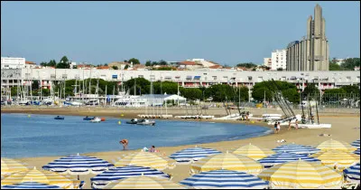 Quelle lettre faut-il changer au nom de cette station balnéaire de Charente-Maritime pour obtenir une petite ville thermale du Puy-de-Dôme ?