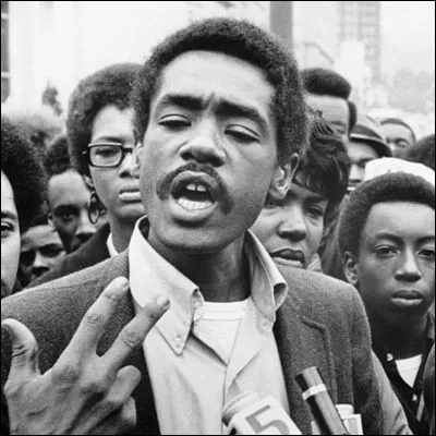 Quel mouvement afro-am&eacute;ricain fond&eacute; par Bobby Seale et Huey P. Newton a lanc&eacute; en 1969 le programme "Free Breakfast for Children" ?