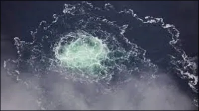 26 septembre : 
Suite, sans doute à un sabotage, 3 déversements de fuite de gaz sont détectés dans une mer après l'explosion des pipelines Nord Stream et Nord Stream 2. Quelle mer est touchée ?