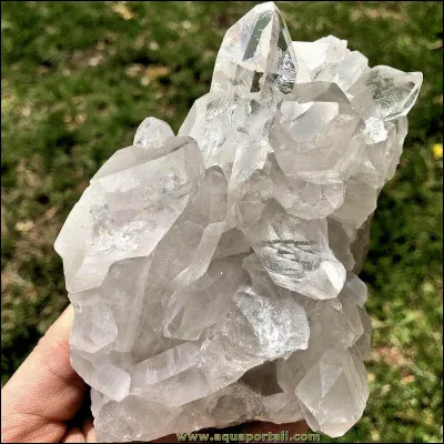 Sciences : Quel est le nom de cette pierre ?