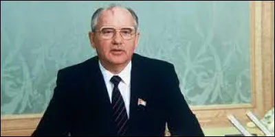 Histoire : Quel mot désigne les réformes économiques et sociales menées par le président de l'URSS Mikhaïl Gorbatchev en Union soviétique d'avril 1985 à décembre 1991 ?