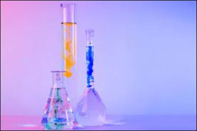 Sciences : quel élément périodique porte le symbole Rh ?