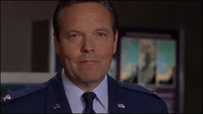 Qui joue Harry Maybourne ?