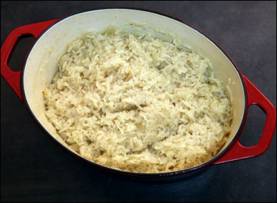 Quel est ce riz doré dans l'huile avec des oignons sués ciselés, cuit au four ou bien à la cocotte ?