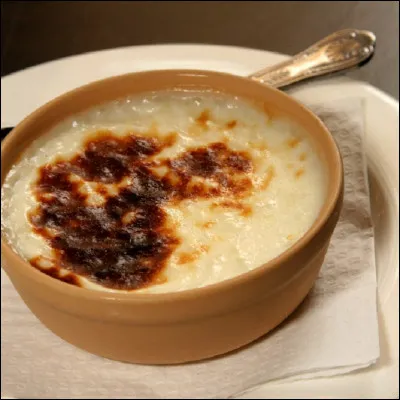 Quel ingrédient n'est JAMAIS utilisé pour faire un vrai riz au lait ?