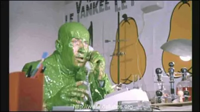 Fait toc toc toc, mais pas pour entrer, c'est le...