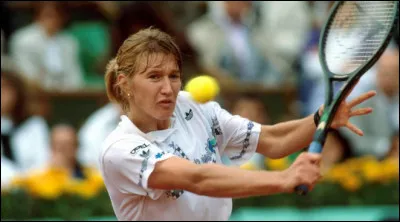 1988 > Natasha Zvereva ne remporte que 13 points lors de la finale contre Steffi Graf, en ... (Complétez !)