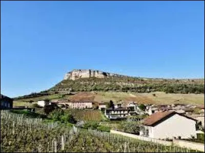 Village viticole du Mâconnais, en Bourgogne-Franche-Comté,, Vergisson se situe dans le département ...
