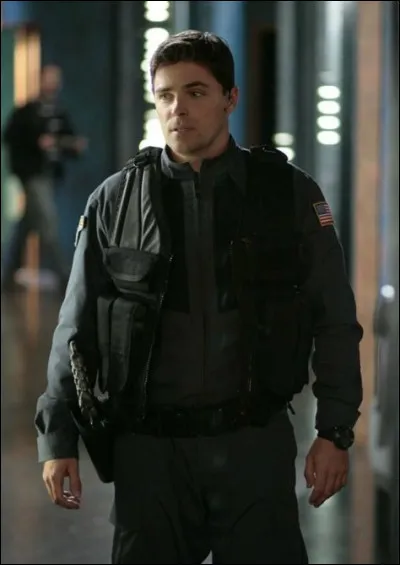 Qui joue Evan Lorn ?