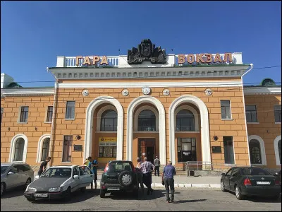 Particularité : la langue roumaine a été écrite principalement avec un alphabet [...lequel ?...] jusqu'au milieu du XIXe s.