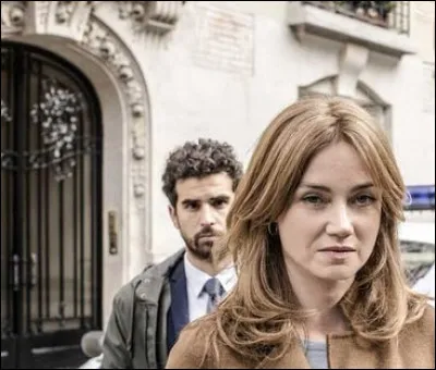 Quelle héroïne tient le rôle principal dans la série policière "Le juge est une femme" depuis 2002 ?