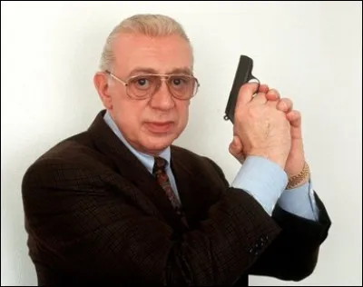 Avec un tel nom, il aurait pu être le roi du pétrole mais il reste un inspecteur de police en Allemagne. Qui est ce policier ?