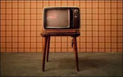 Quelle nouveauté arrive en France pour la télévision en 1967 ?