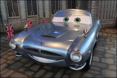 Comment se nomme l'espion dans ''Cars 2'' ?